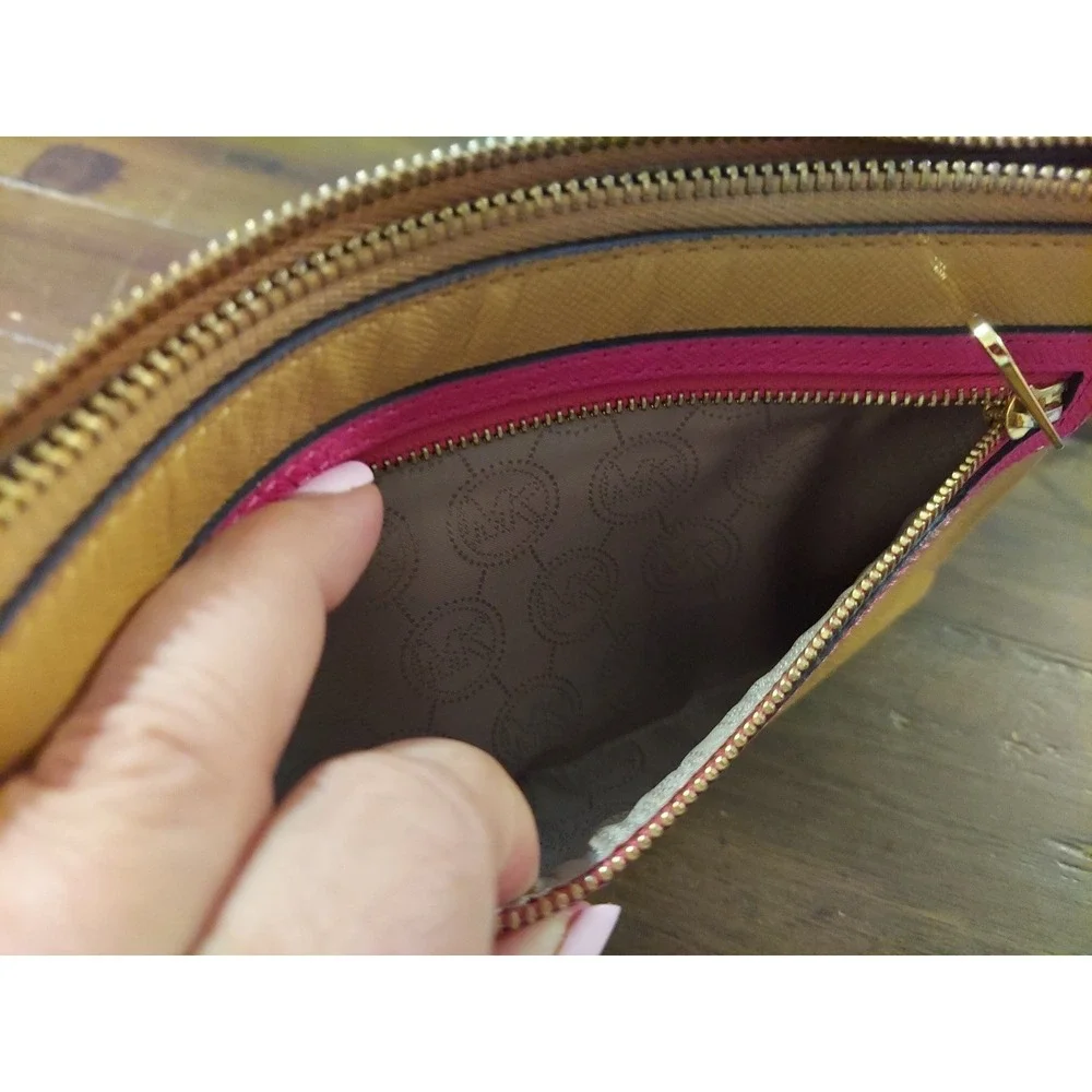 MICHAEL Michael Kors Jet Set Travel‎ Bag Wrislet MK Logo Wildberry Tan MK